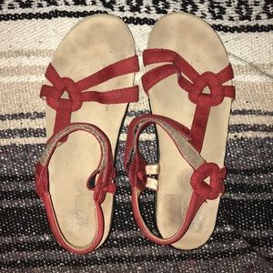 Cute Strappy Teva Sandals!!